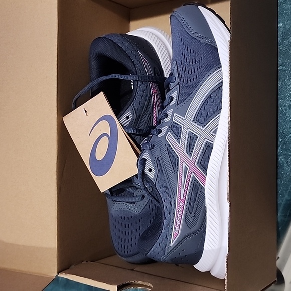 Asics Shoes - Womens Asics gel-content 8